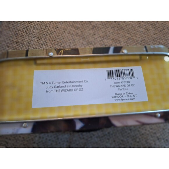 Wizard of Oz Tin Tote Small Lunch Box Tin Man, Cowardly Lion, Scarecrow, Dorothy - Picture 7 of 7